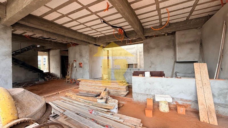 Casa de Condomínio com 4 quartos à venda, 280m² — foto 9 de 29
