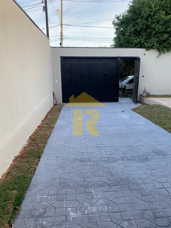 Casa com 2 quartos à venda, 100m² — foto 2 de 20