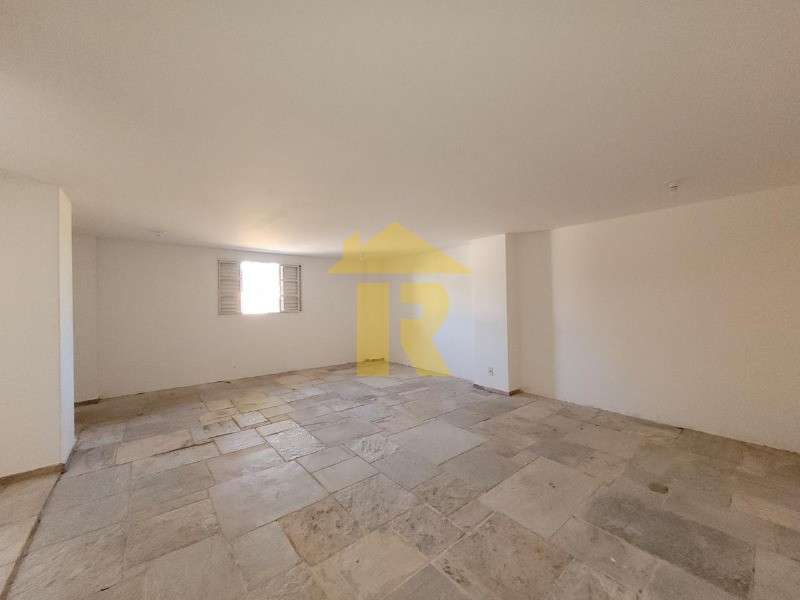 Casa com 3 quartos à venda, 405m² — foto 29 de 35