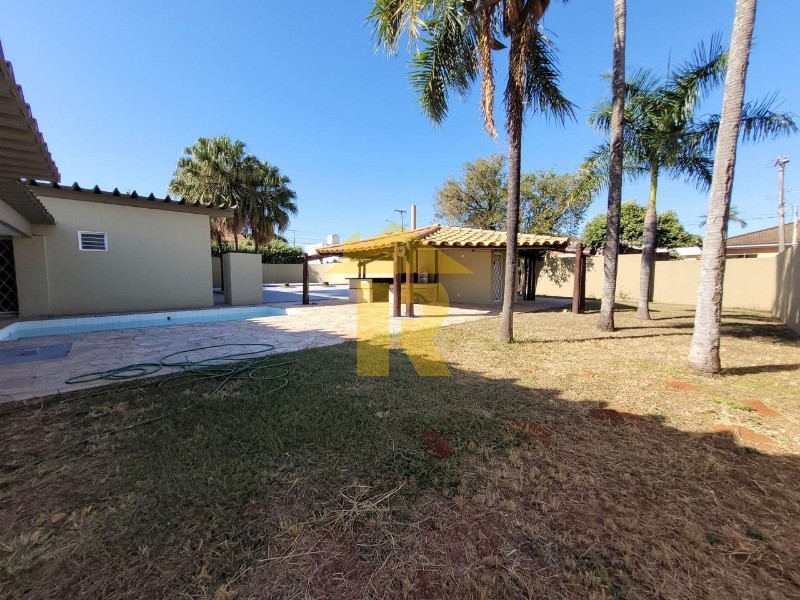 Casa com 3 quartos à venda, 405m² — foto 30 de 35