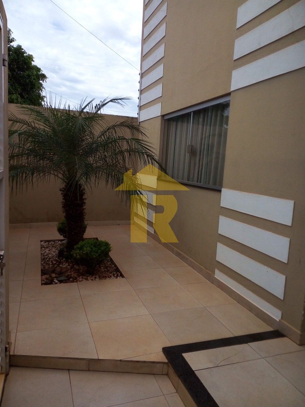 Casa com 3 quartos à venda, 100m² — foto 3 de 31