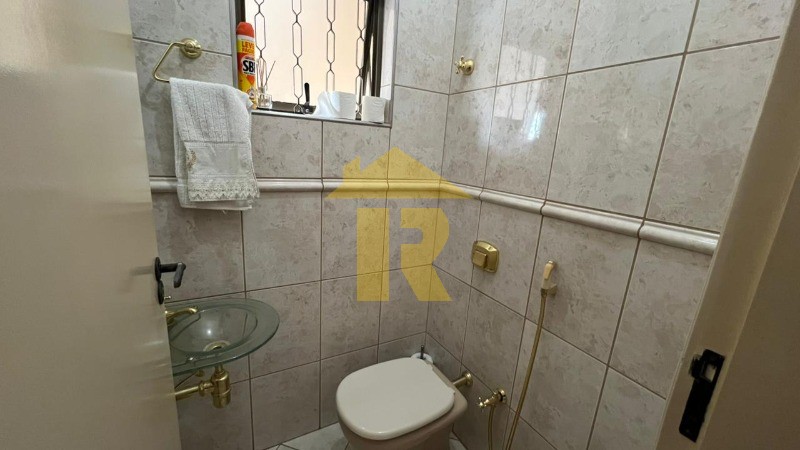 Casa com 3 quartos à venda, 226m² — foto 12 de 35
