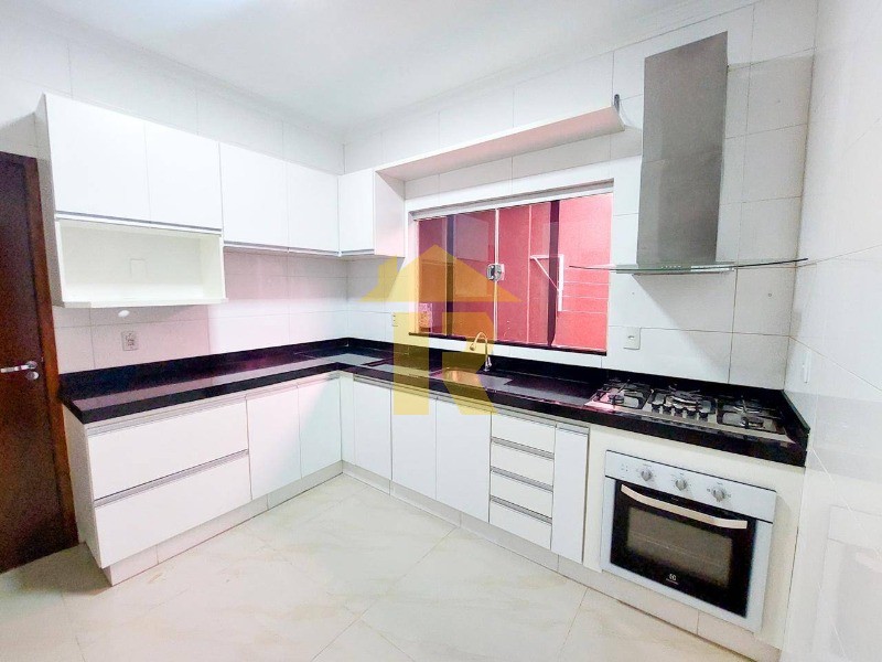 Casa de Condomínio com 3 quartos à venda, 120m² — foto 13 de 46