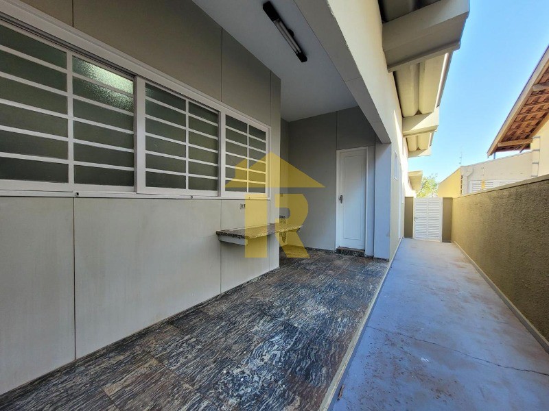 Casa com 3 quartos à venda, 405m² — foto 15 de 35