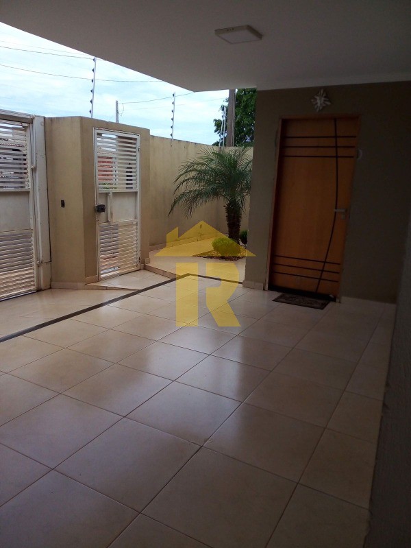 Casa com 3 quartos à venda, 100m² — foto 1 de 31