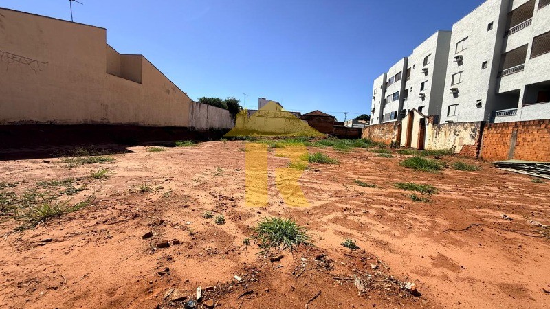 Terreno / Lote / Condomínio  à venda, 900m² — foto 10 de 12