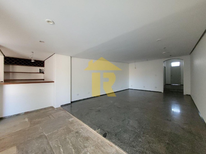 Casa com 3 quartos à venda, 405m² — foto 25 de 35
