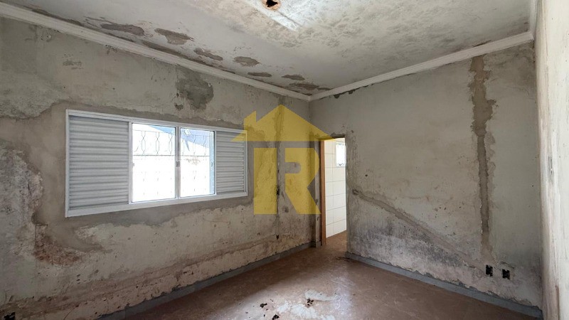 Casa com 3 quartos à venda, 244m² — foto 15 de 27