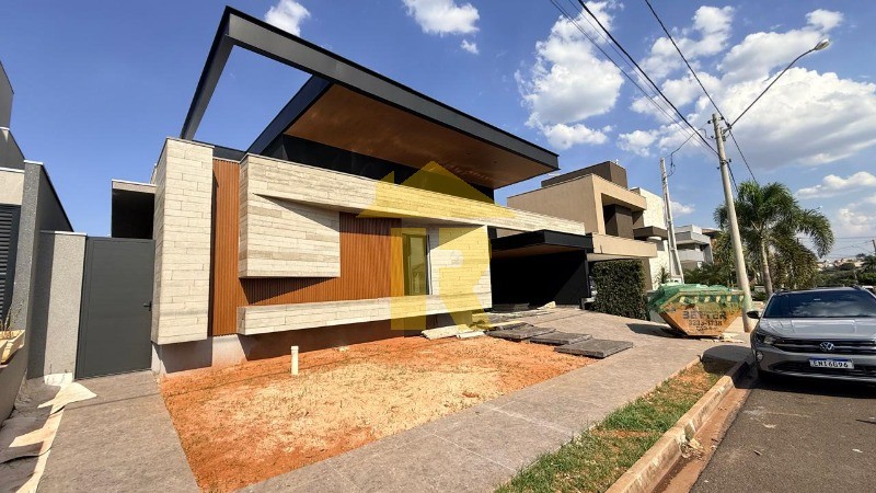 Casa de Condomínio com 4 quartos à venda, 230m² — foto 1 de 30