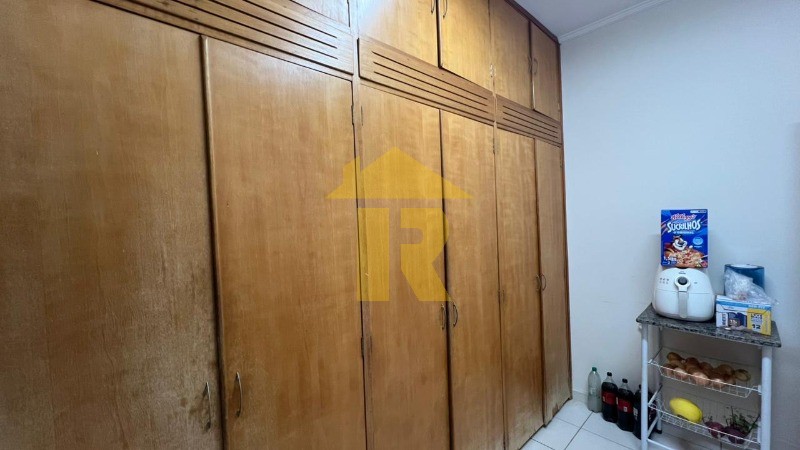 Casa com 3 quartos à venda, 226m² — foto 32 de 35