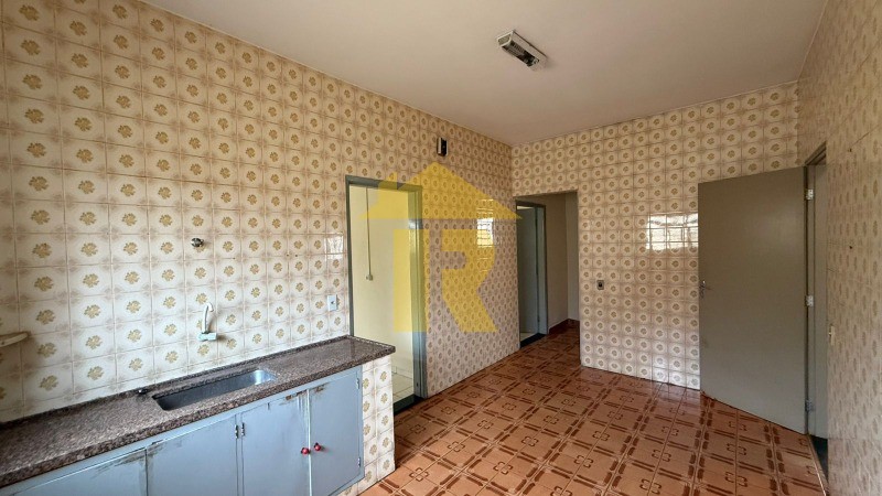 Casa com 2 quartos à venda e aluguel, 200m² — foto 16 de 33