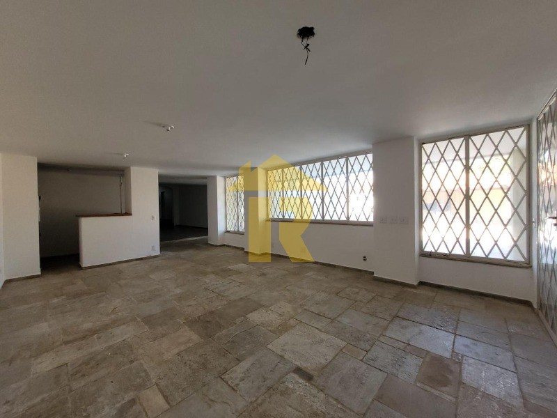 Casa com 3 quartos à venda, 405m² — foto 27 de 35