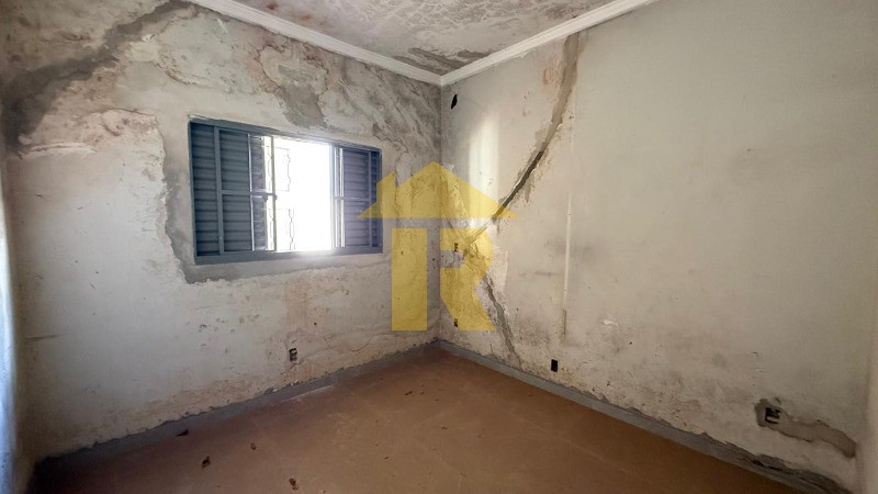 Casa com 3 quartos à venda, 244m² — foto 8 de 27