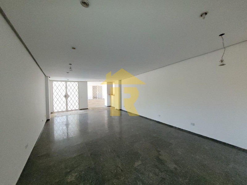 Casa com 3 quartos à venda, 405m² — foto 9 de 35