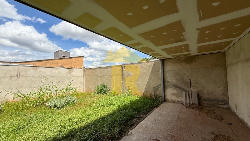 Casa com 3 quartos à venda, 244m² — foto 26 de 27
