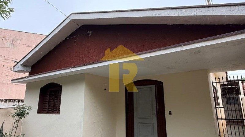 Casa com 2 quartos à venda e aluguel, 200m² — foto 2 de 33