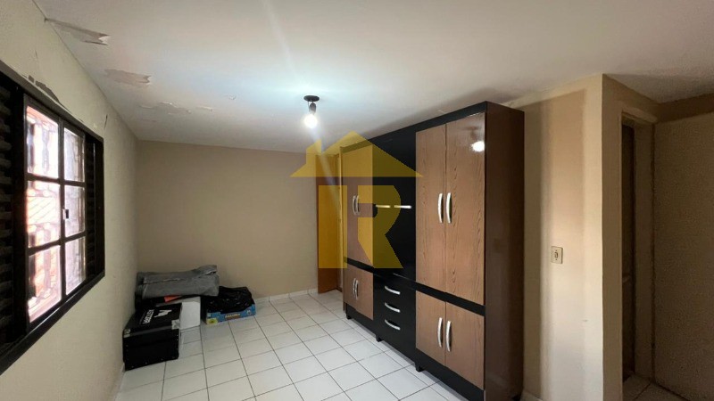 Casa com 3 quartos à venda, 226m² — foto 34 de 35