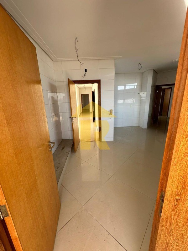 Apartamento com 4 quartos à venda, 388m² — foto 19 de 30