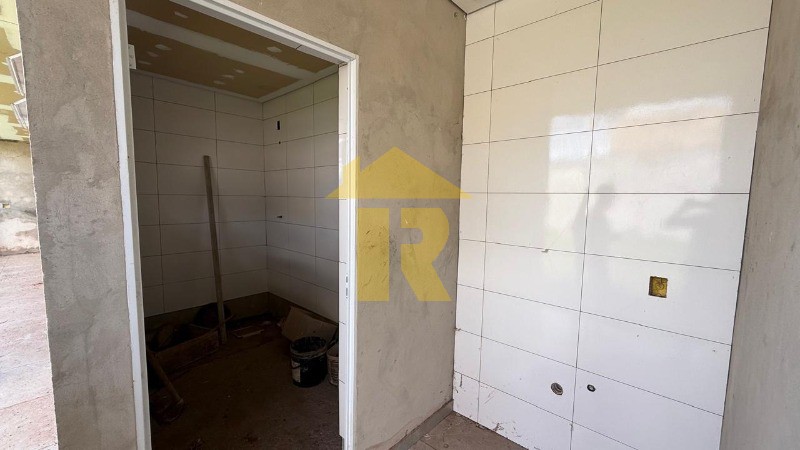 Casa com 3 quartos à venda, 244m² — foto 12 de 27