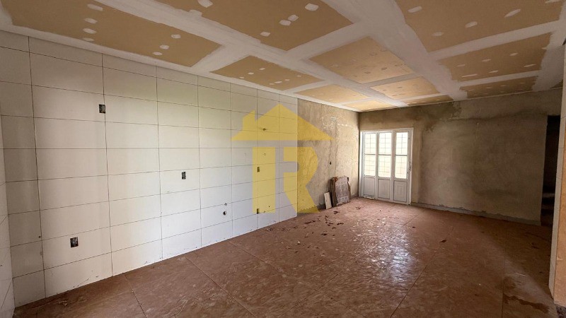 Casa com 3 quartos à venda, 244m² — foto 17 de 27