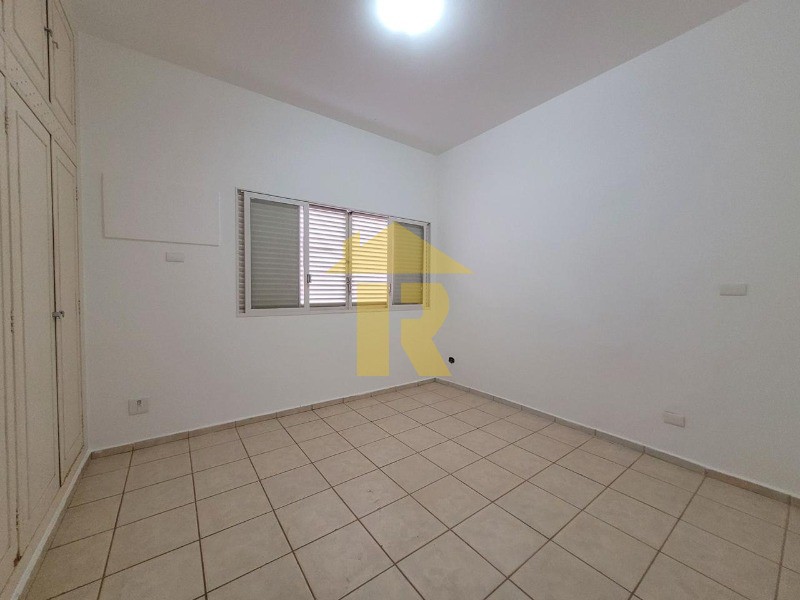 Casa com 3 quartos à venda, 405m² — foto 21 de 35