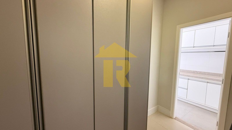 Casa de Condomínio com 3 quartos à venda, 320m² — foto 18 de 27