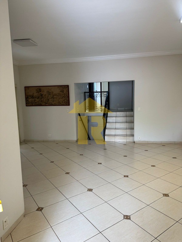 Casa com 3 quartos à venda, 276m² — foto 11 de 47