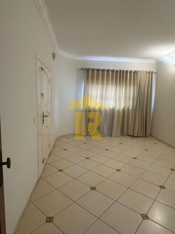 Casa com 3 quartos à venda, 276m² — foto 9 de 47