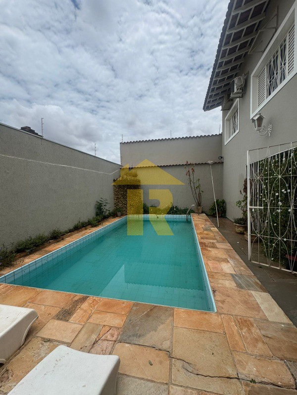 Casa com 3 quartos à venda, 276m² — foto 22 de 47
