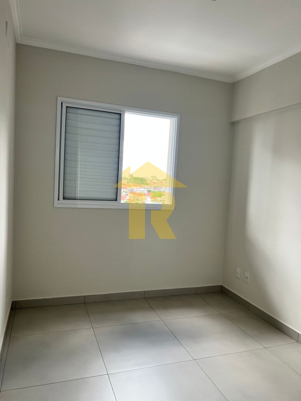 Apartamento com 2 quartos à venda, 70m² — foto 13 de 29