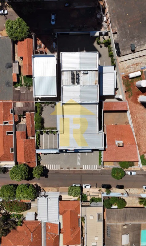 Casa com 3 quartos à venda, 225m² — foto 28 de 29