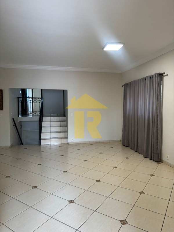Casa com 3 quartos à venda, 276m² — foto 10 de 47
