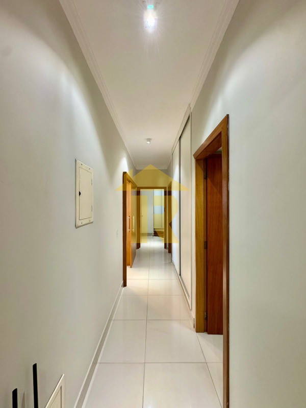 Casa de Condomínio com 3 quartos à venda, 208m² — foto 23 de 35