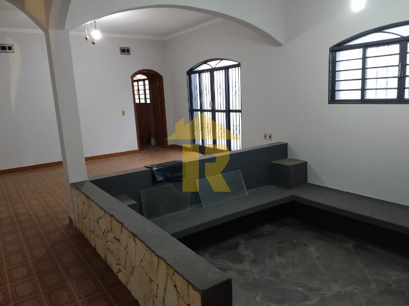 Casa com 4 quartos à venda, 290m² — foto 10 de 27