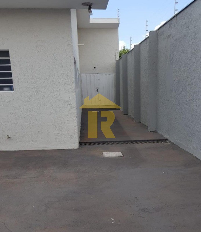 Casa com 3 quartos à venda, 225m² — foto 18 de 29