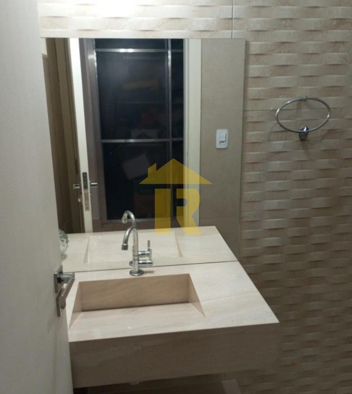 Casa com 4 quartos à venda, 236m² — foto 18 de 26