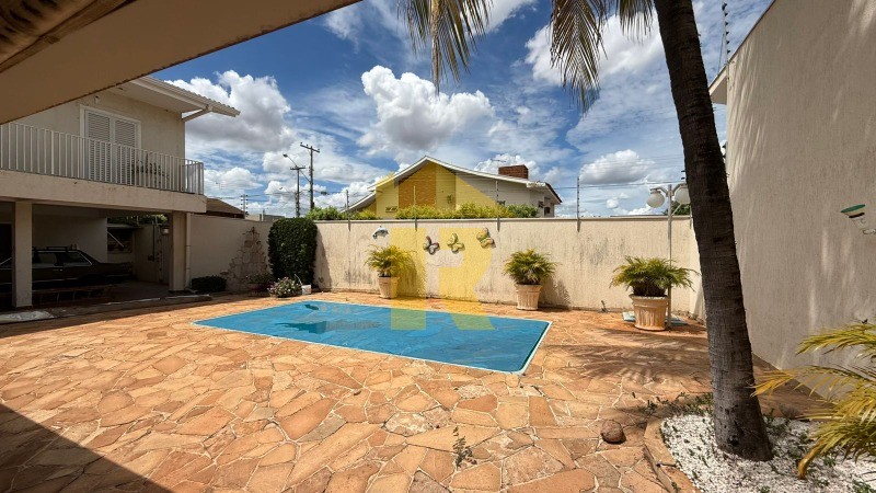 Casa com 3 quartos à venda, 270m² — foto 10 de 25