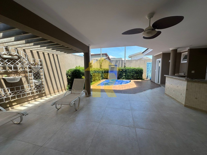 Casa de Condomínio com 4 quartos para aluguel, 550m² — foto 6 de 31