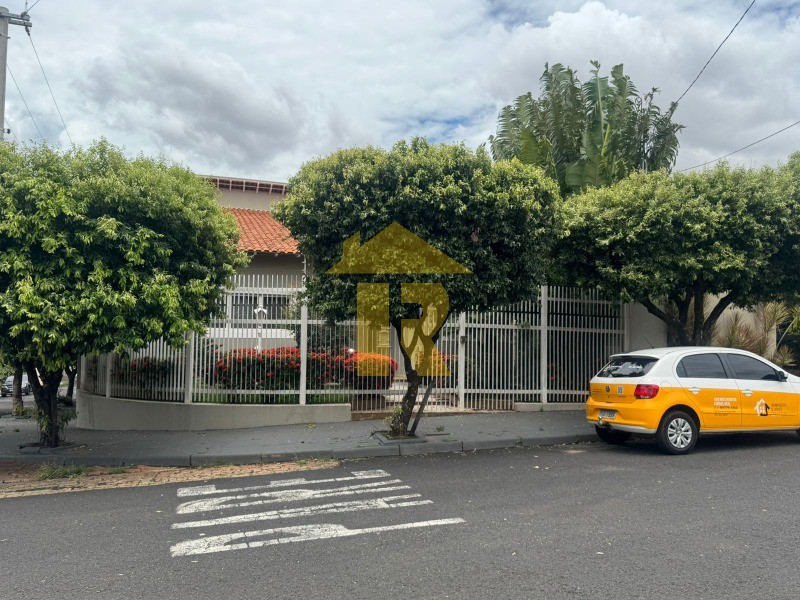 Casa com 3 quartos à venda, 276m² — foto 4 de 47