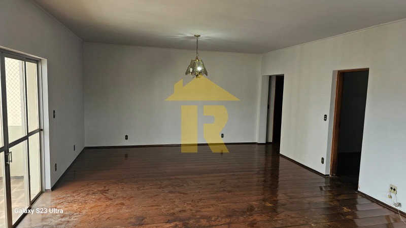 Apartamento com 3 quartos para aluguel, 200m² — foto 3 de 23