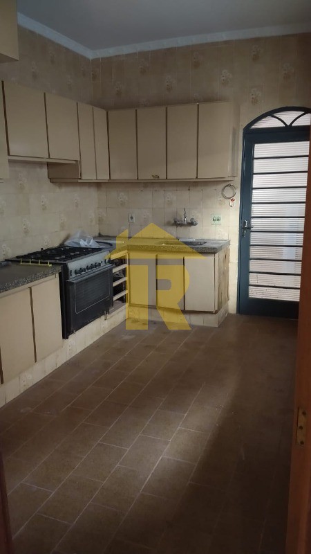 Casa com 4 quartos à venda, 290m² — foto 14 de 27