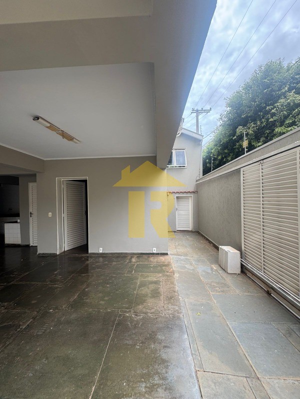 Casa com 3 quartos à venda, 276m² — foto 27 de 47