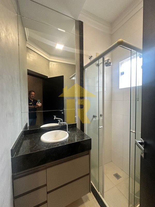 Casa de Condomínio com 3 quartos à venda, 210m² — foto 21 de 39