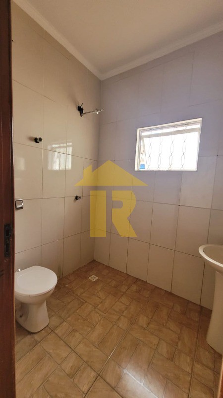 Casa com 3 quartos à venda, 225m² — foto 25 de 29