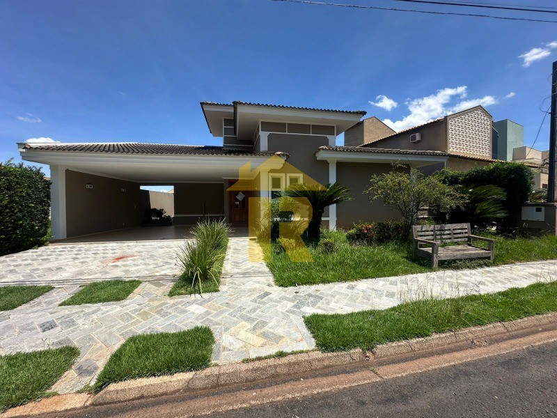 Casa de Condomínio com 4 quartos para aluguel, 550m² — foto 2 de 31