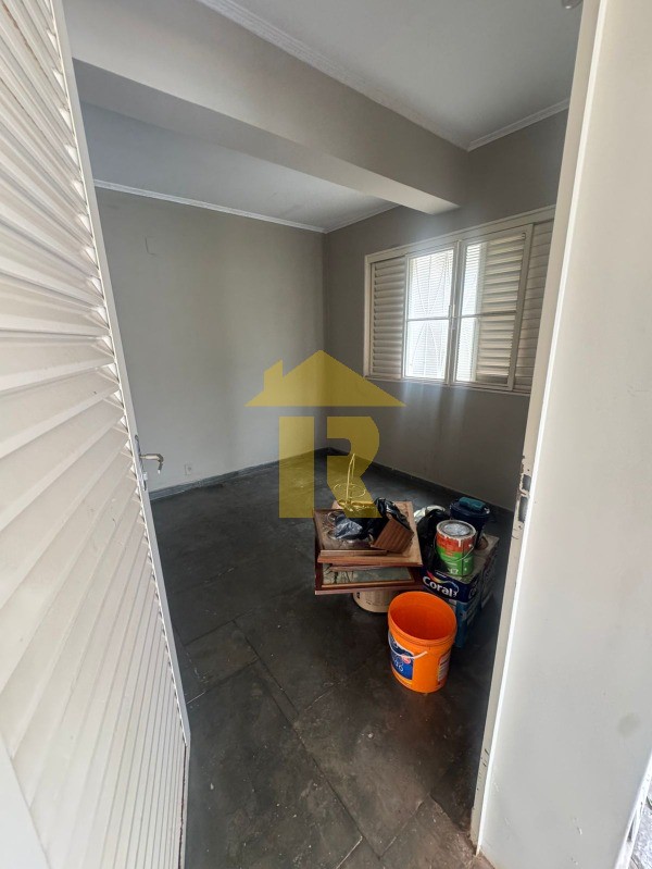 Casa com 3 quartos à venda, 276m² — foto 32 de 47