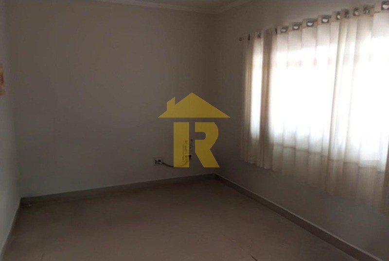 Casa com 4 quartos à venda, 236m² — foto 2 de 26