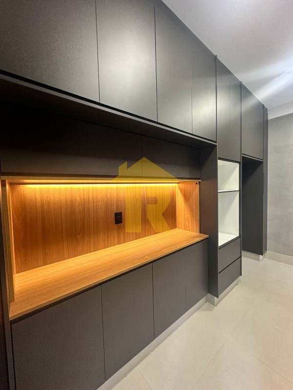 Casa de Condomínio com 3 quartos à venda, 210m² — foto 10 de 39