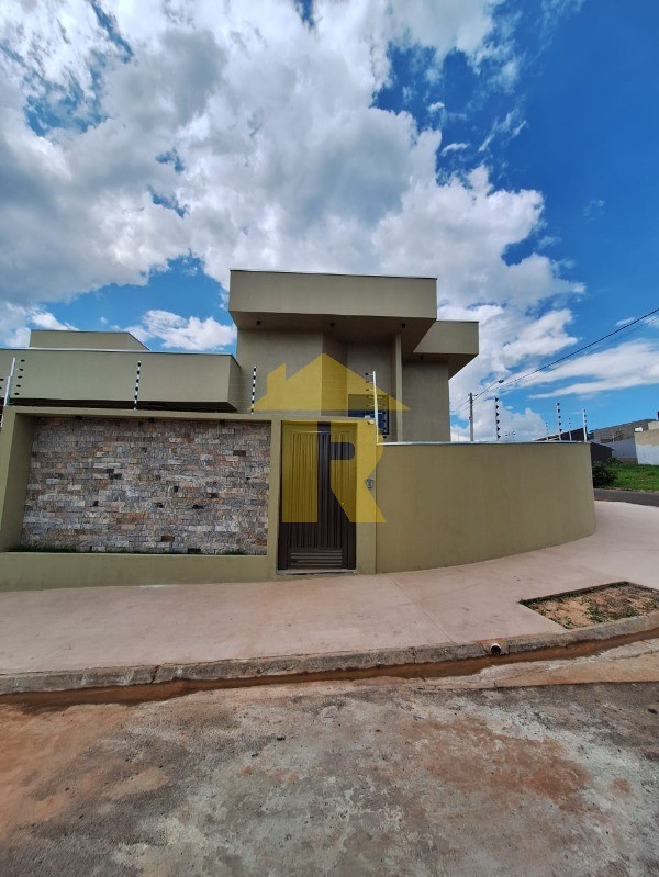 Casa com 3 quartos à venda, 116m² — foto 3 de 22