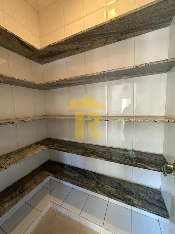 Casa de Condomínio com 4 quartos para aluguel, 550m² — foto 15 de 31